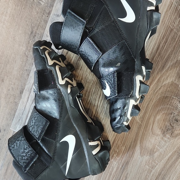 Nike cleats - Picture 2 of 5